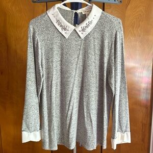 Cotton sweater with jewelry
